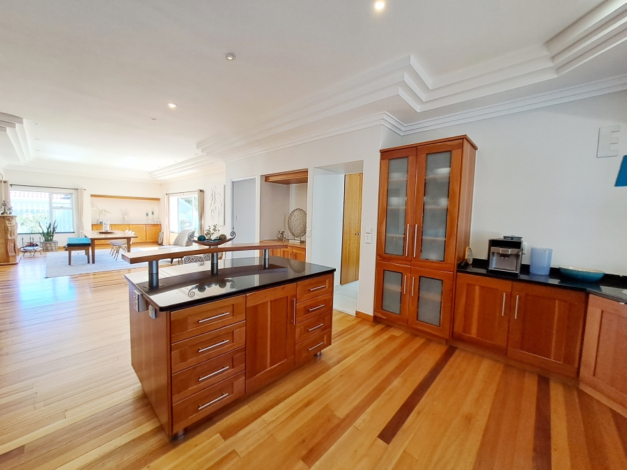 4 Bedroom Property for Sale in Steynsrust Western Cape